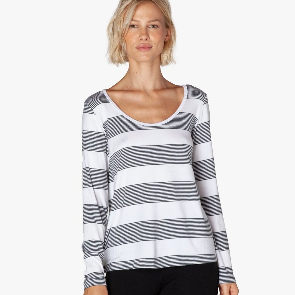 NWT Plain and Simple Long Sleeve - Size Small